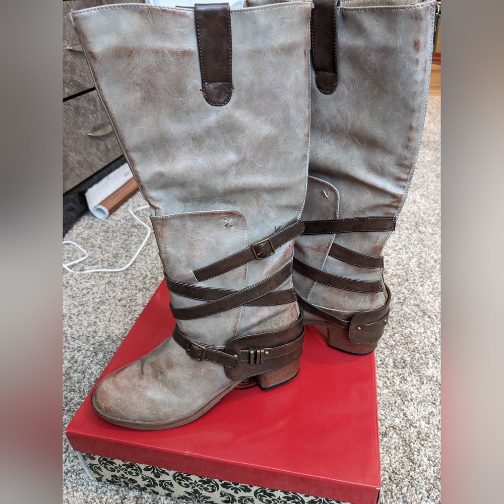 Twisted boots